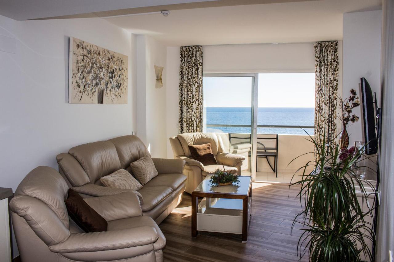 Beachfront Apartment In Fuengirola With Sea Views Екстер'єр фото