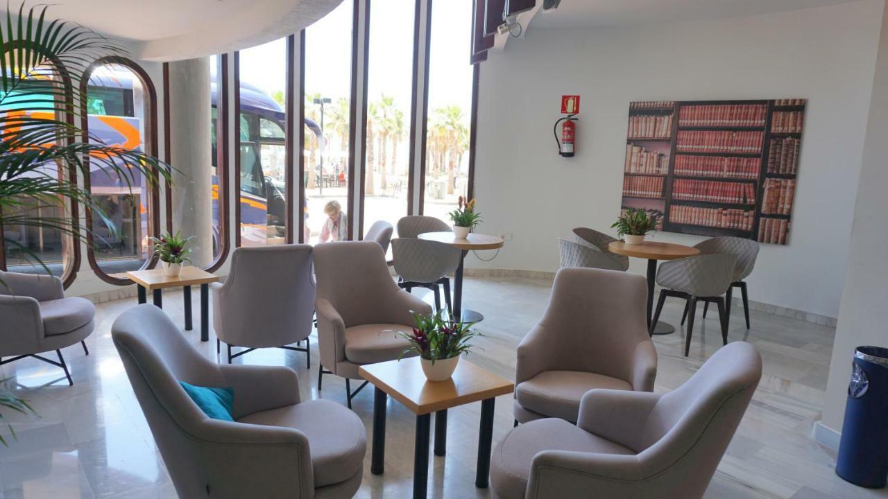 Beachfront Apartment In Fuengirola With Sea Views Екстер'єр фото