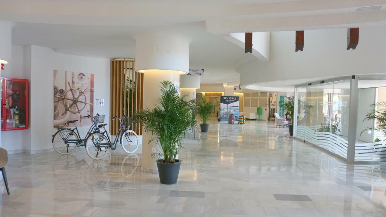 Beachfront Apartment In Fuengirola With Sea Views Екстер'єр фото